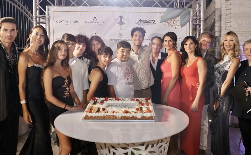 APPLAUSI E FUOCHI D’ARTIFICIO SUL FASHION GOLD PARTY SUMMER EDITION 2025
