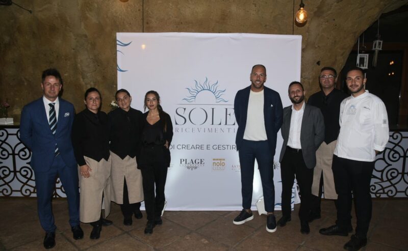 Aperitivo al Tramonto con Seneca: Sole Ricevimenti firma un’esperienza di alta cucina a Villa Vazia a Bacoli