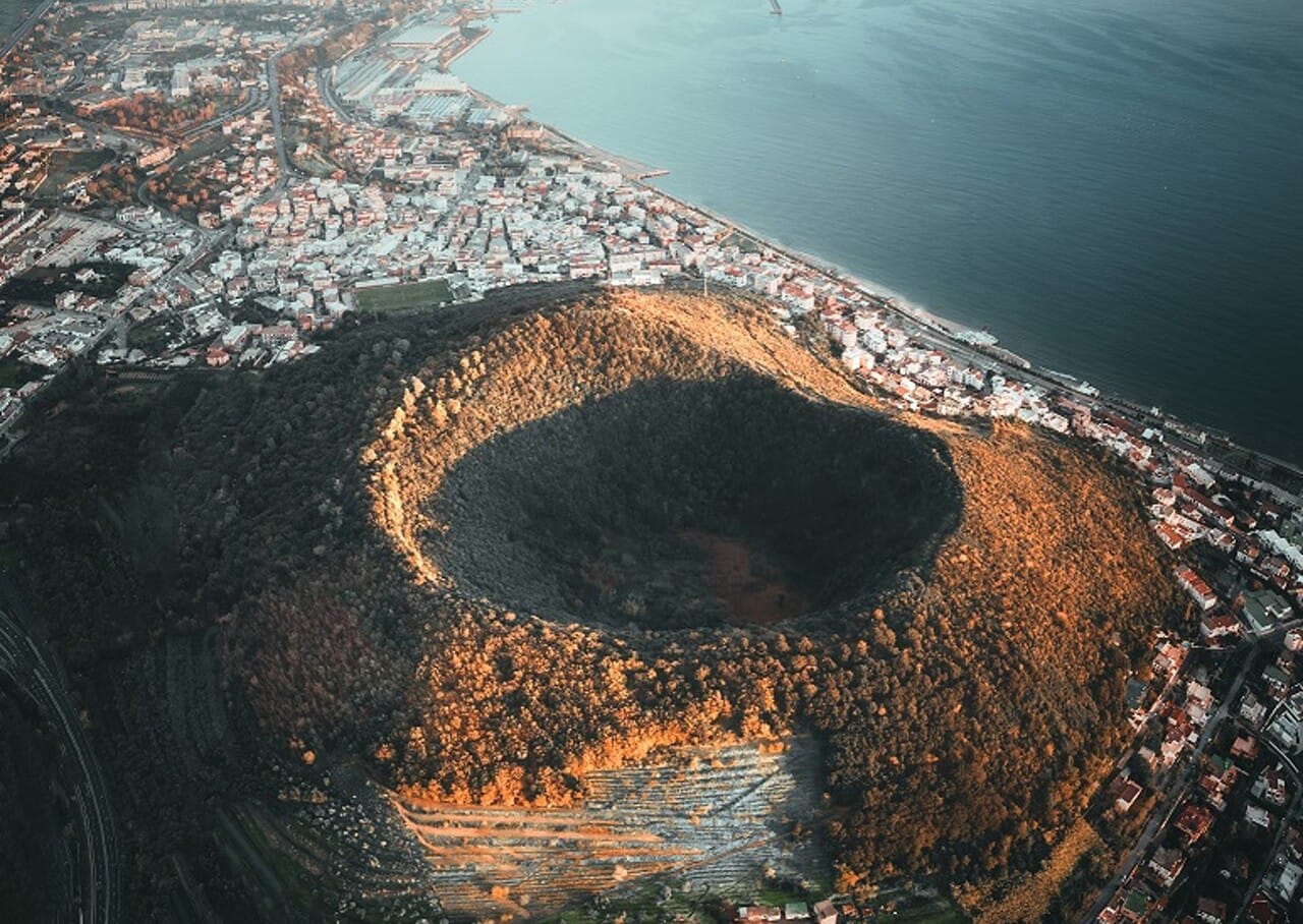 Campi Flegrei: pubblicate immagini inedite della caldera del gigantesco vulcano