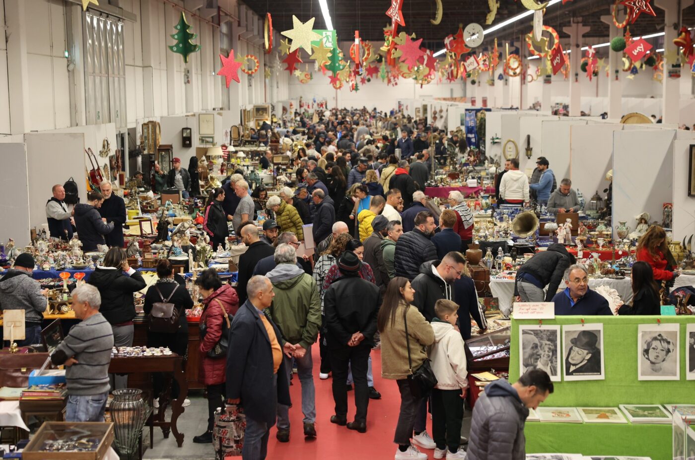 A1 Expò: la XXI Fiera del Vintage si tinge di rosso. Nel weekend l’edizione che precede il Natale Village