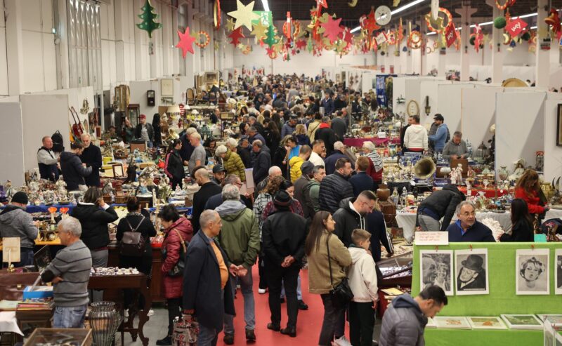 A1 Expò: la XXI Fiera del Vintage si tinge di rosso. Nel weekend l’edizione che precede il Natale Village