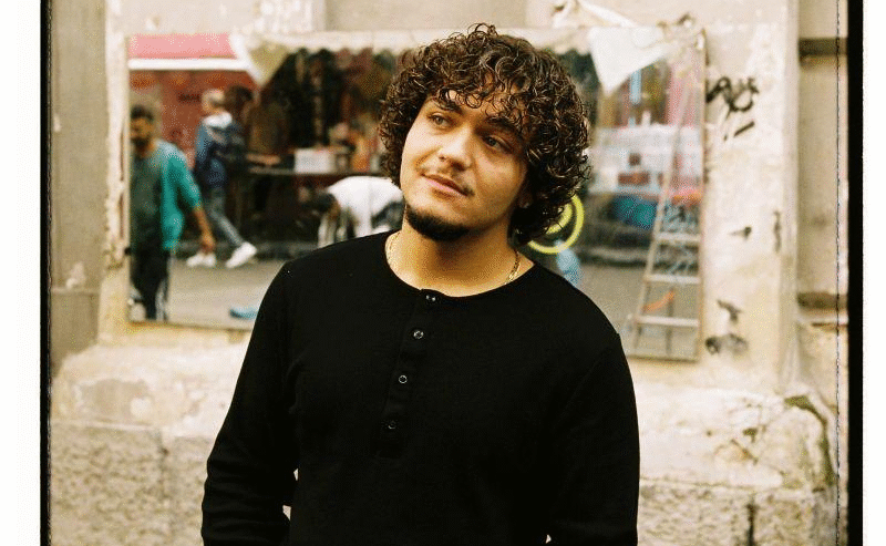 ANDREA HEROSCI APRE LE PORTE DEL SUO MONDO INTERIORE CON “BISTURI”