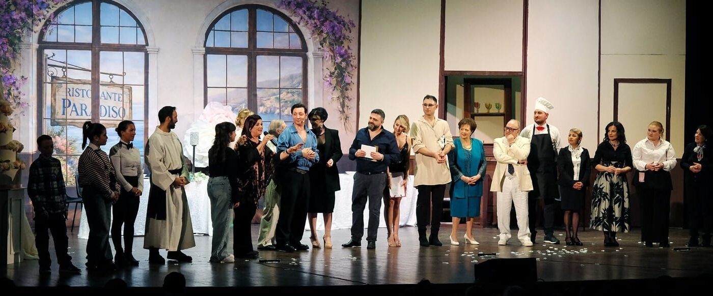 Strepitoso successo della commedia “Se son rose fioriranno” al Teatro Lendi