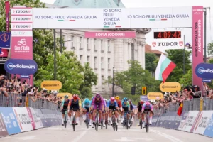 PAUL MAGNIER VINCE LA TERZA TAPPA DEL GIRO D’ITALIA