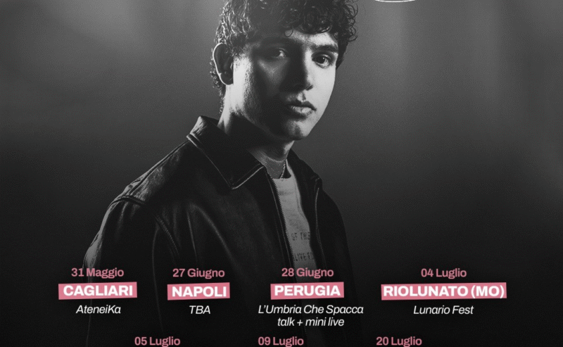 eroCaddeo: annuncia oggi il “lontano da casa – tour estivo”, in partenza il 31 maggio dalla sua Cagliari. In arrivo dopo il grande successo del Club Tour di aprile, con il quale ha portato in tutta Italia il so primo album “scrivimi quando arrivi