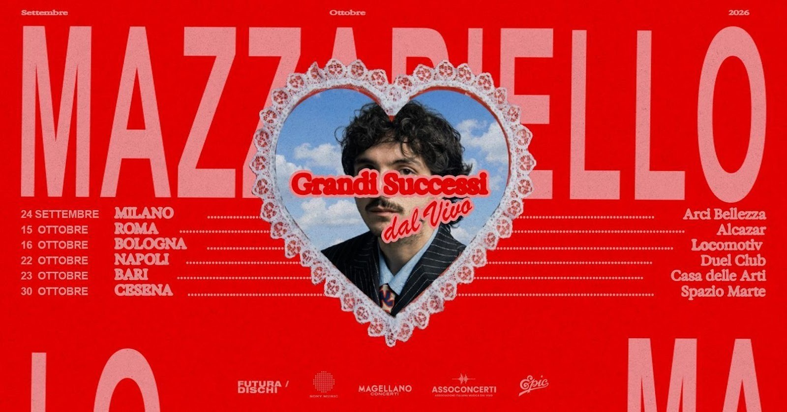 MAZZARIELLO: annuncia oggi i live in giro per l’italia con “GRANDI SUCCESSI DAL VIVO”, dopo aver calcato il palco di Sanremo 2026 con “MANIFESTAZIONE D’AMORE” e l’uscita dell’EP “GRANDI SUCCESSI”.