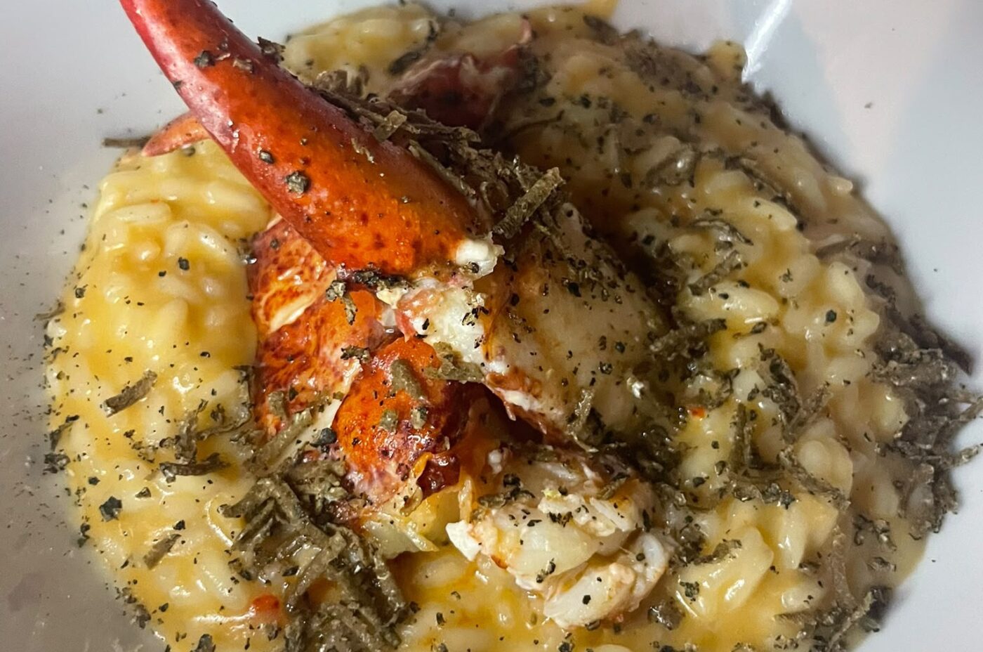 ENA, A POZZUOLI LA CUCINA INCONTRA LA STORIA: PRESENTATO IL RISTORANTE SOSPESO SULLA NECROPOLI PALEOCRISTIANA