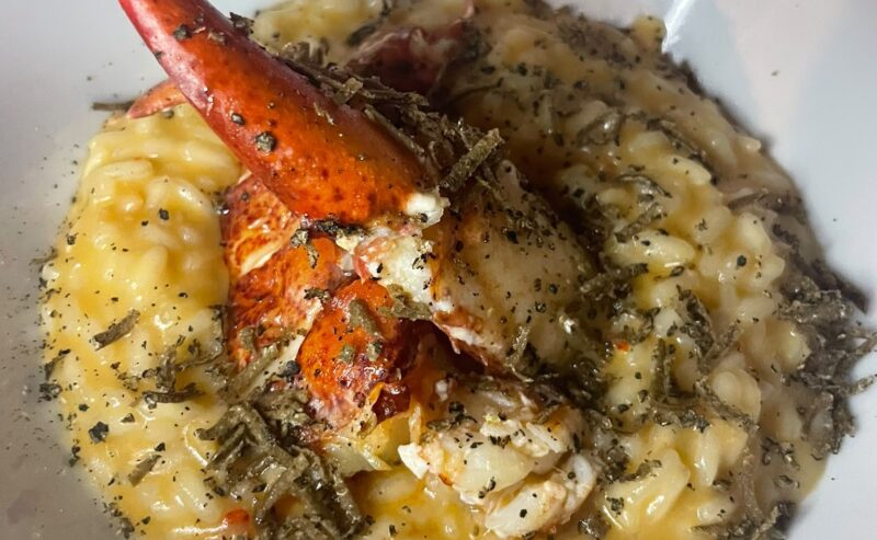 ENA, A POZZUOLI LA CUCINA INCONTRA LA STORIA: PRESENTATO IL RISTORANTE SOSPESO SULLA NECROPOLI PALEOCRISTIANA