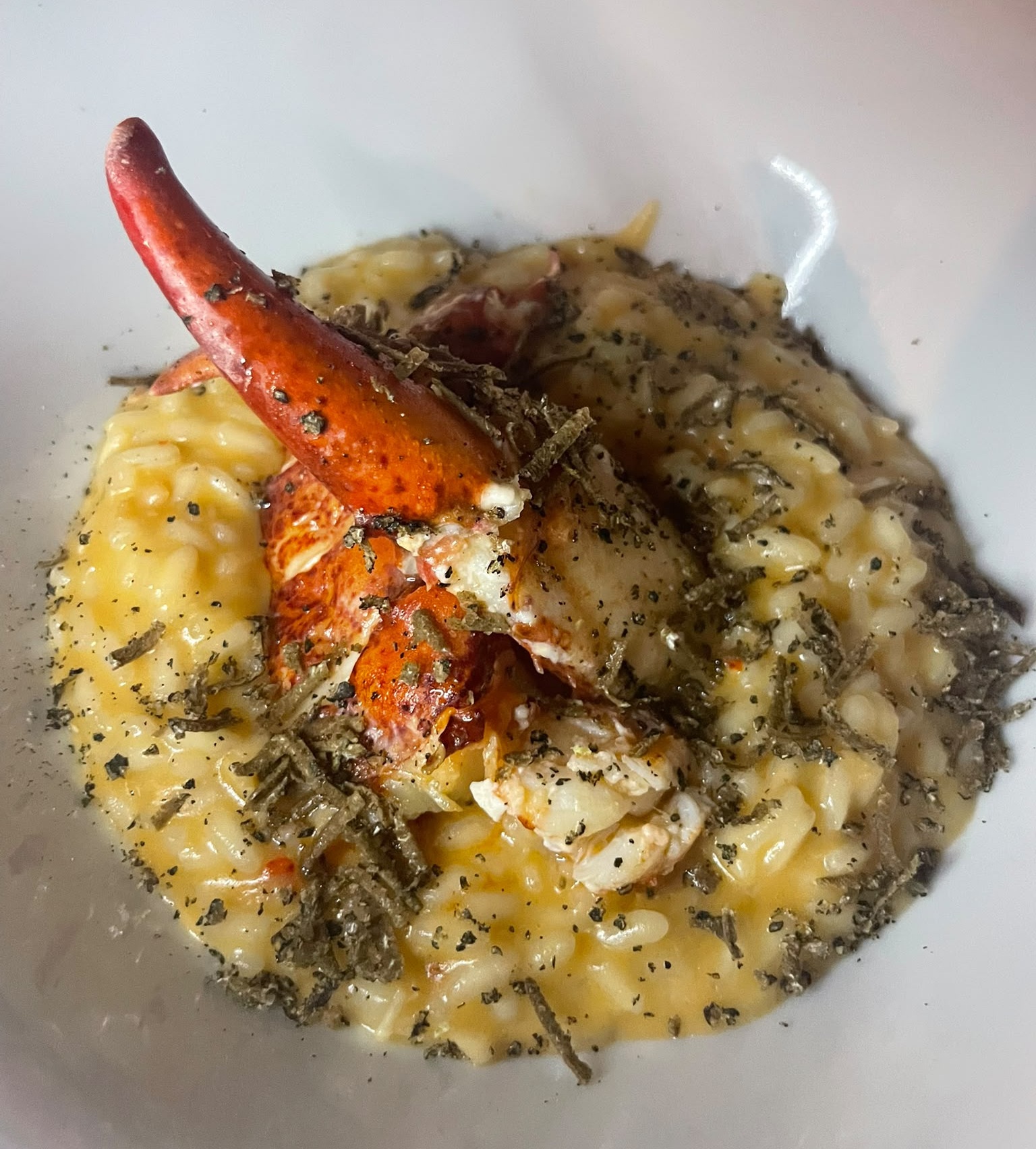 ENA, A POZZUOLI LA CUCINA INCONTRA LA STORIA: PRESENTATO IL RISTORANTE SOSPESO SULLA NECROPOLI PALEOCRISTIANA