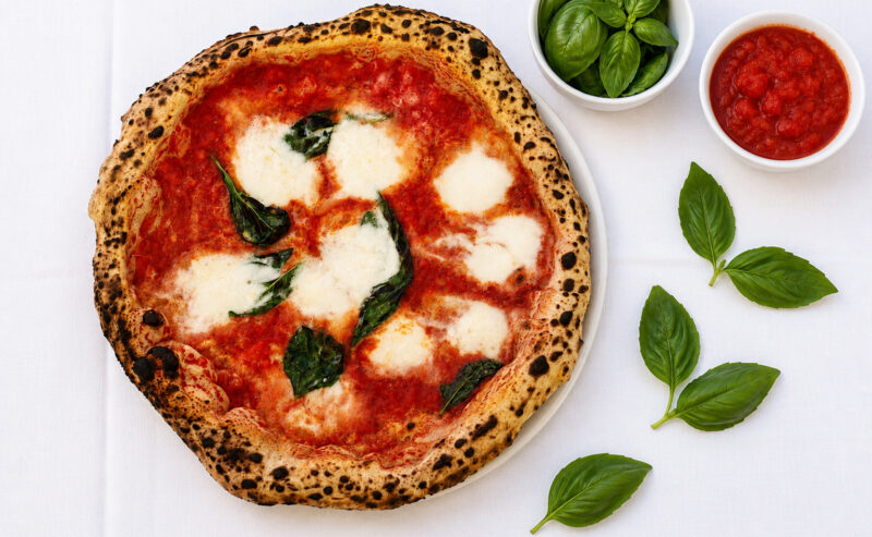Pizza Village e canzone napoletana: patto per la candidatura Unesco