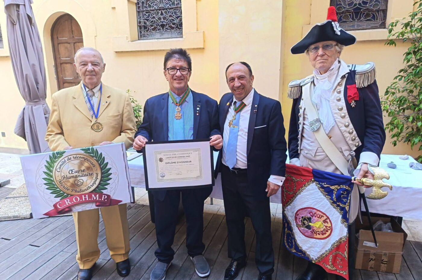 L’impegno umanitario e filantropico premiano l’Amb. Gennaro Ruggiero