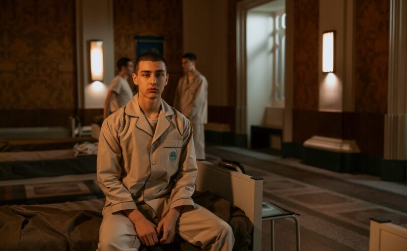 Tra i personaggi Netflix emerge Leonardo, interpretato da Luigi Zeno, nella serie Minerva – La Scuola, presentata al Giffoni Film Festival