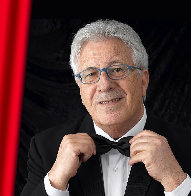 Peppino Di Capri lo ricordiamo così: un artista di raffinata eleganza, capace di regalarci canzoni romantiche, intresi di nostalgia e indimenticabili
