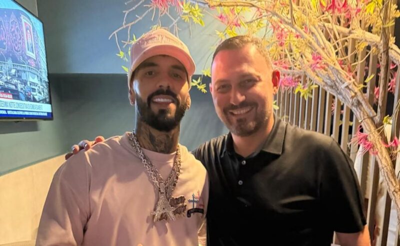 Anuel AA a cena da El Sombrero by Agostino Massa:dopo 50 Cent, un altro protagonista della musica mondiale sceglie lo storico locale napoletano