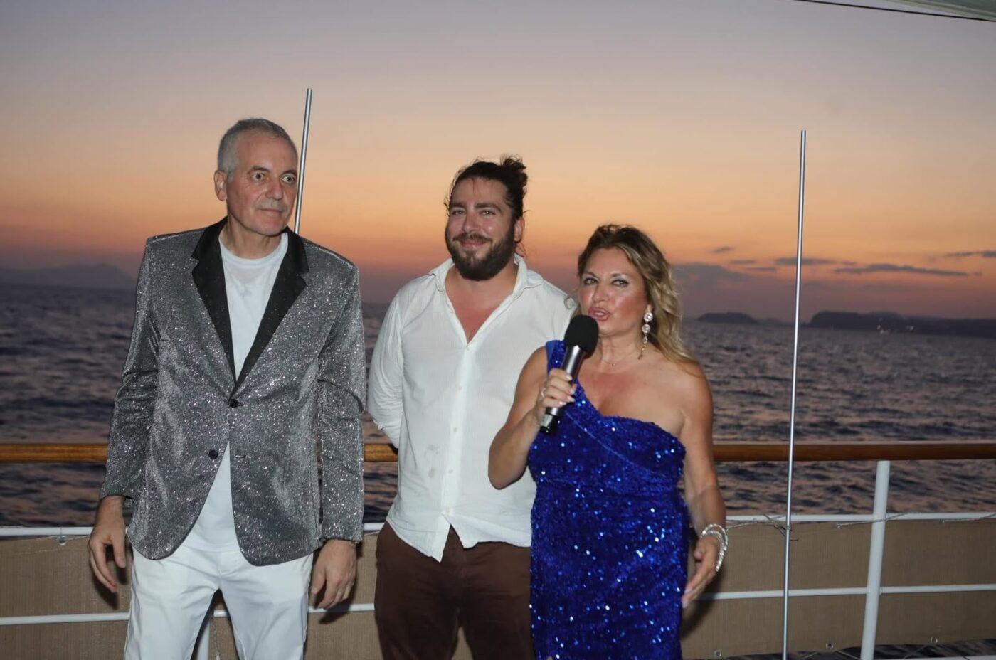 Tour di Voucher: “La Notte delle Stelle “Regina “ l’Enogastronomia al cospetto della Nobiltà e dell’arte Sul Motor Yacht Patrizia, tra i Faraglioni di Capri