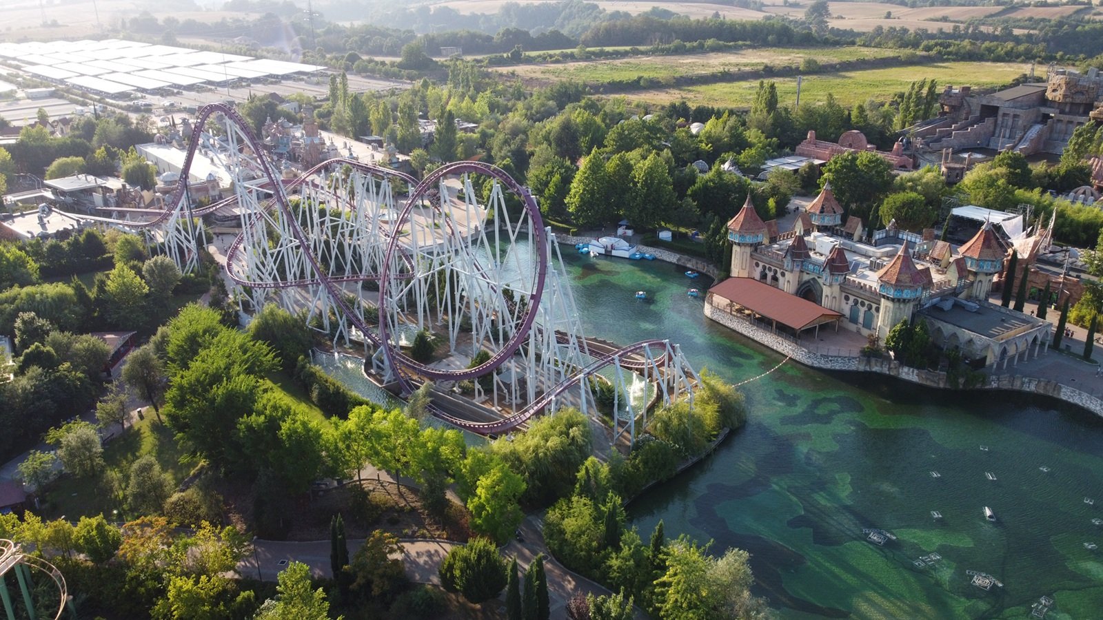 LE MAGIC NIGHTS CON PIPPO PALMIERI E LO ZOO DI 105 AL MAGICLAND