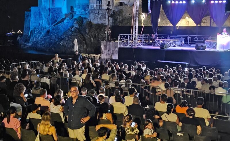 Minori trionfa con l’Arena del Mare: successo degli eventi già svolti e grande attesa per i prossimi appuntamenti