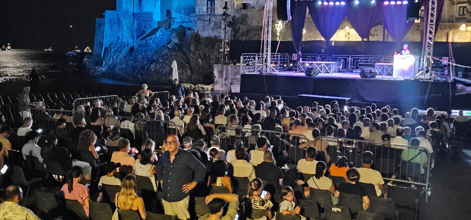 Minori trionfa con l’Arena del Mare: successo degli eventi già svolti e grande attesa per i prossimi appuntamenti