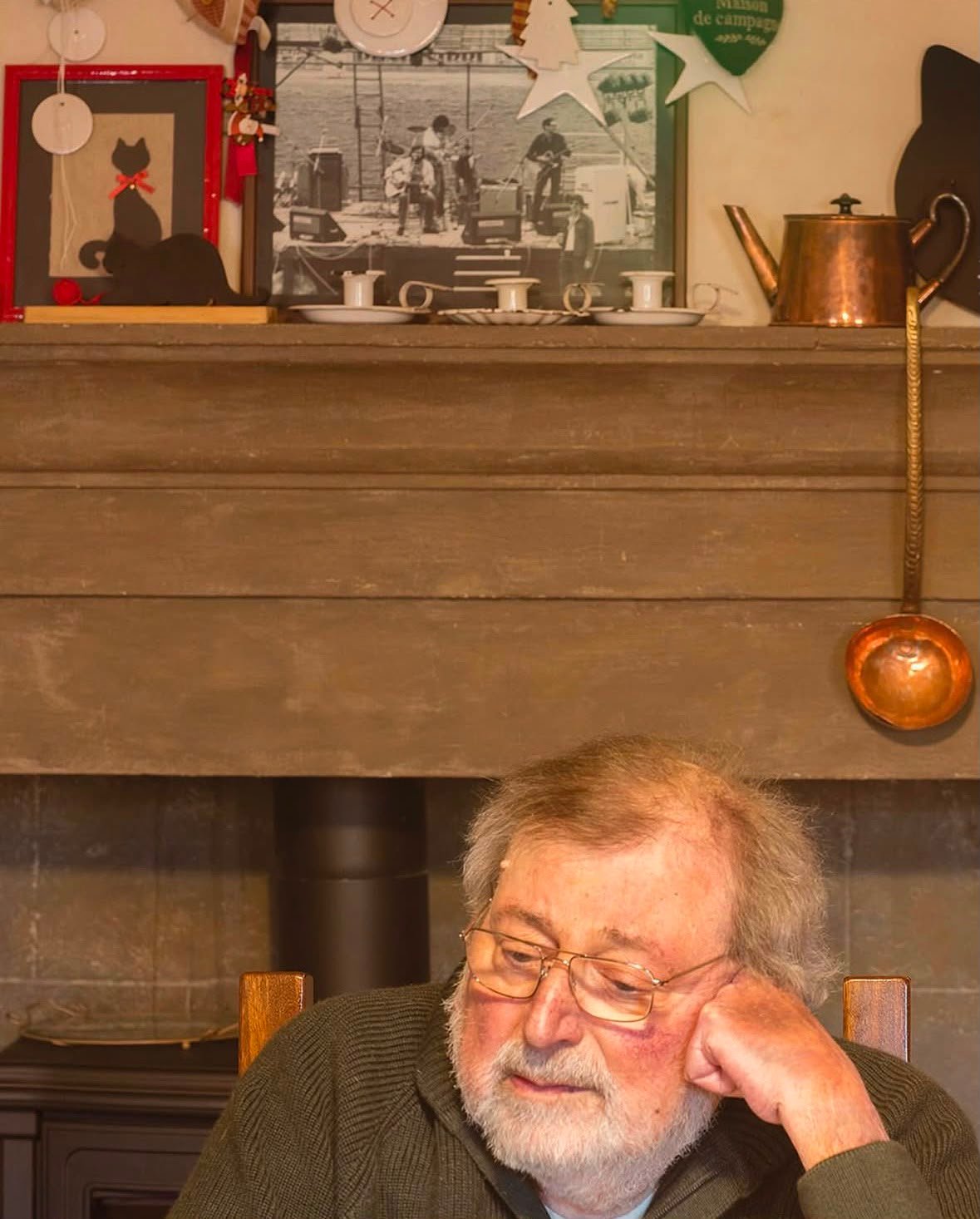 Una mostra dedicata al cantautore Francesco Guccini tra parole, musica e memoria