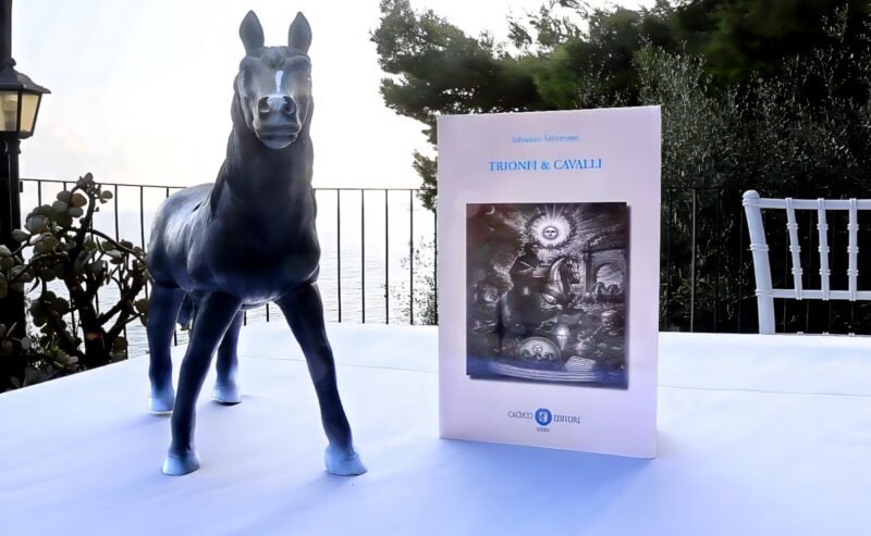 ​Straordinario successo alla Torre di Cesare per la presentazione di “Trionfi & Cavalli” di Salvatore Schiavone