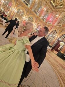 “Gran Valzer – Napoli nel Vortice del Valzer”: la danza storica incontra la musica